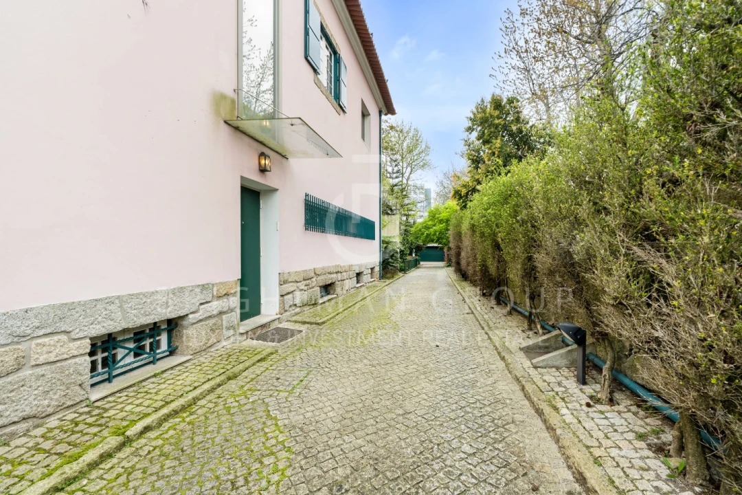 Moradia T6 para Venda em Lordelo do Ouro e Massarelos Foto 28