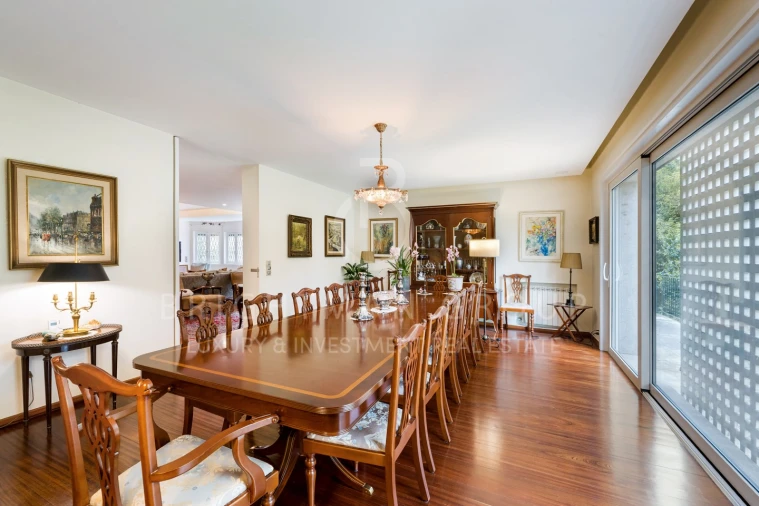 Moradia T6 para Venda em Lordelo do Ouro e Massarelos Foto 8