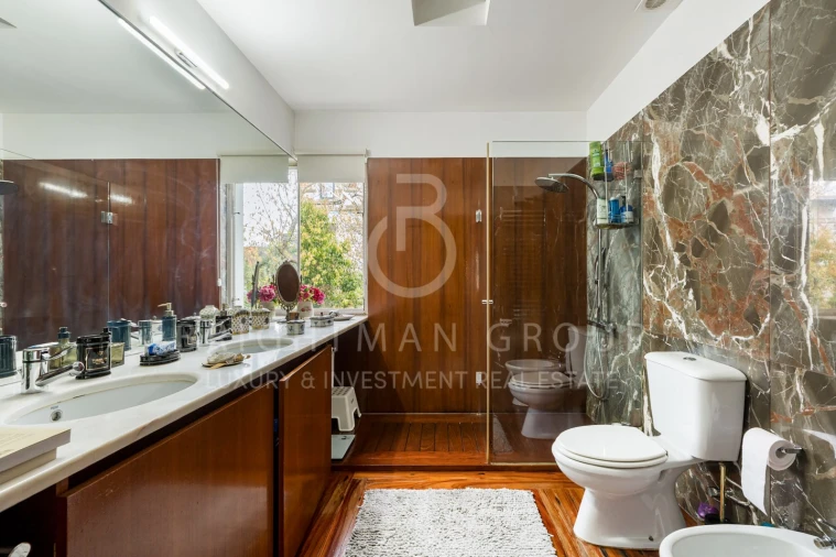 Moradia T6 para Venda em Lordelo do Ouro e Massarelos Foto 18