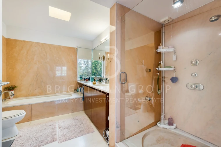 Moradia T6 para Venda em Lordelo do Ouro e Massarelos Foto 22