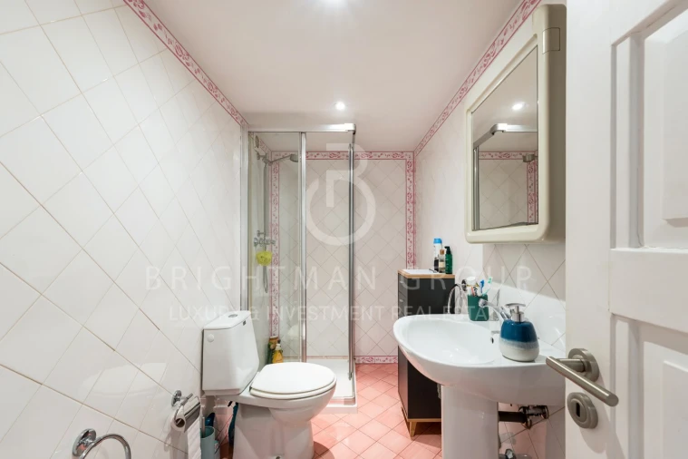 Moradia T6 para Venda em Lordelo do Ouro e Massarelos Foto 24