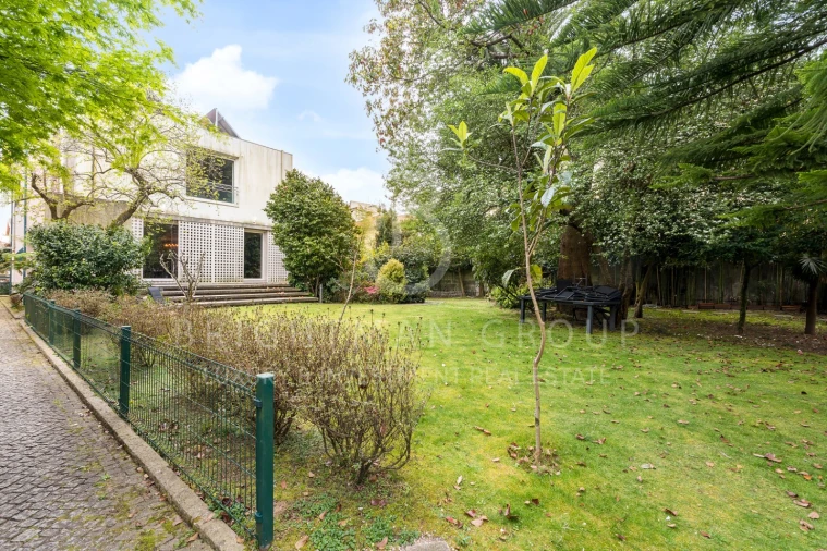 Moradia T6 para Venda em Lordelo do Ouro e Massarelos Foto 30