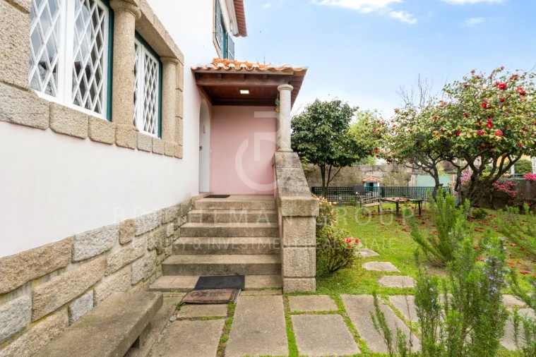 Moradia T6 para Venda em Lordelo do Ouro e Massarelos Foto 32