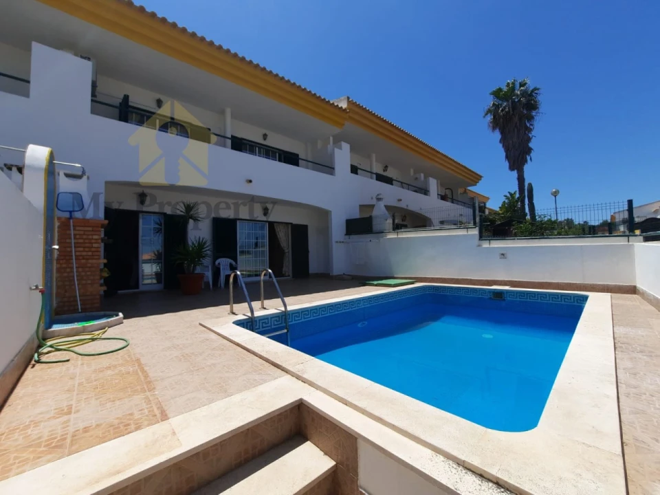 Quinta T4 para Venda em Albufeira e Olhos de Água Foto 1