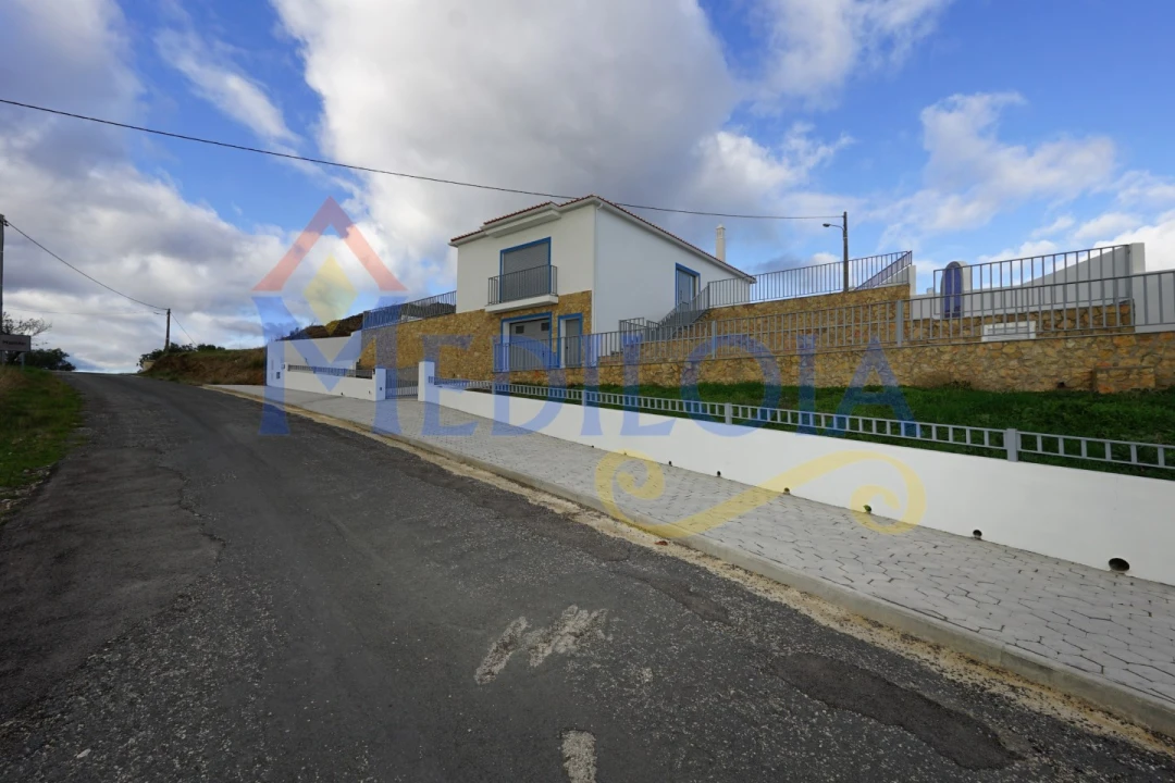 Moradia T3 para Venda em Castro Marim Foto 1