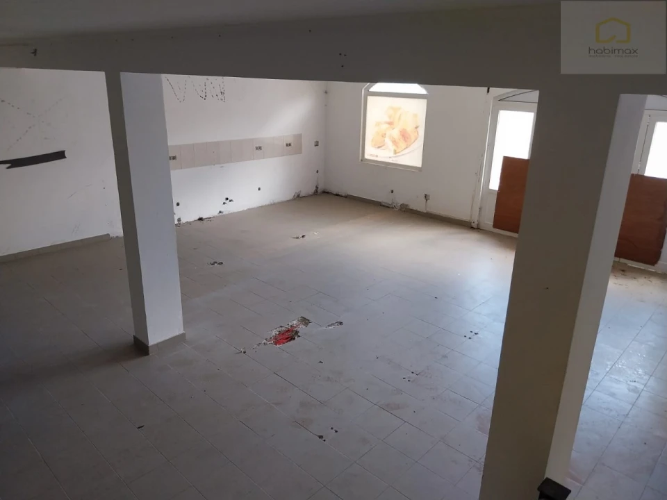 Negócio para Venda em Achadinha Foto 9