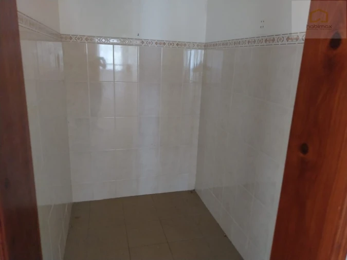 Negócio para Venda em Achadinha Foto 12