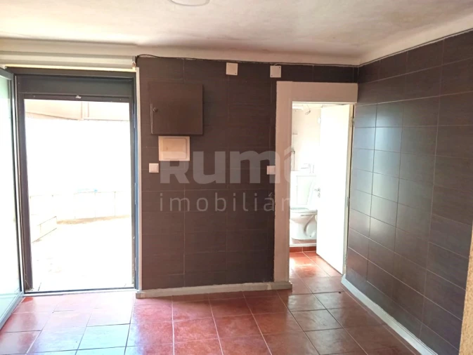 Moradia T1 para Venda em Areosa Foto 4