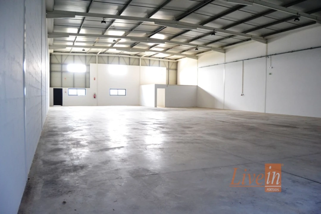 Armazém para Arrendamento em Ponte do Rol Foto 6