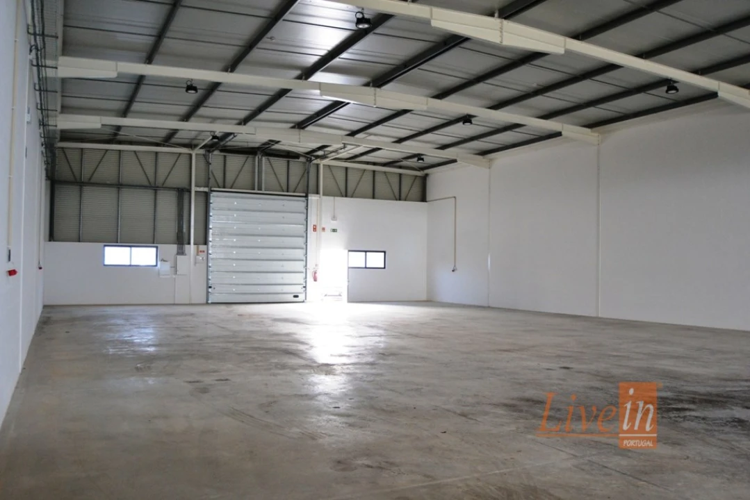 Armazém para Arrendamento em Ponte do Rol Foto 7