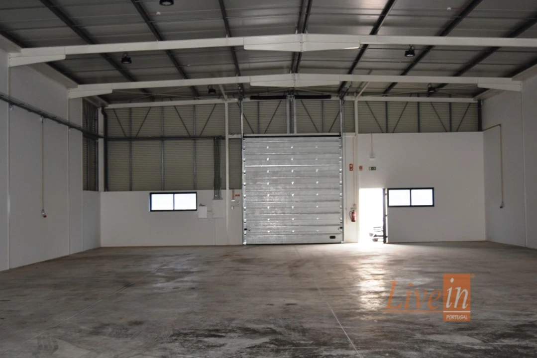 Armazém para Arrendamento em Ponte do Rol Foto 8