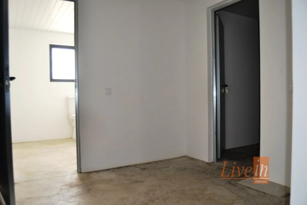 Armazém para Arrendamento em Ponte do Rol Foto 10