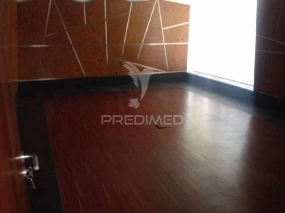 Escritório para Venda em Santa Marinha e São Pedro da Afurada Foto 8