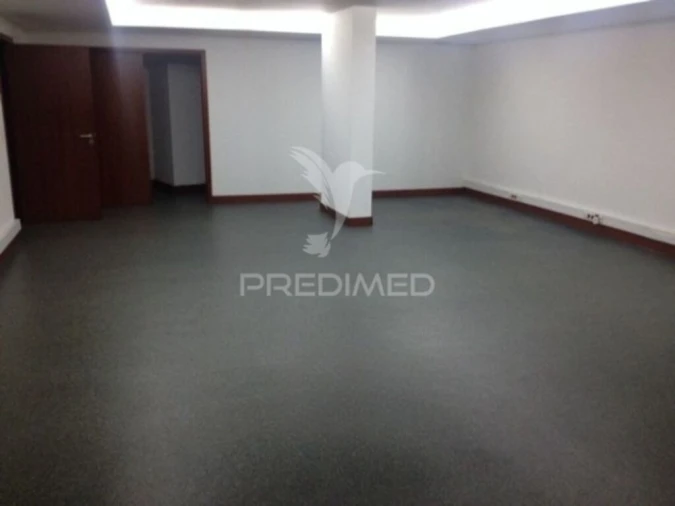 Escritório para Venda em Santa Marinha e São Pedro da Afurada Foto 15