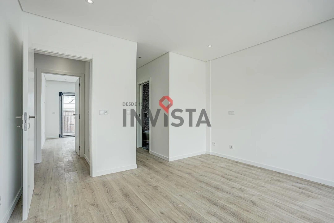 Moradia T4 para Venda em Santa Iria de Azoia, São João da Talha e Bobadela Foto 24