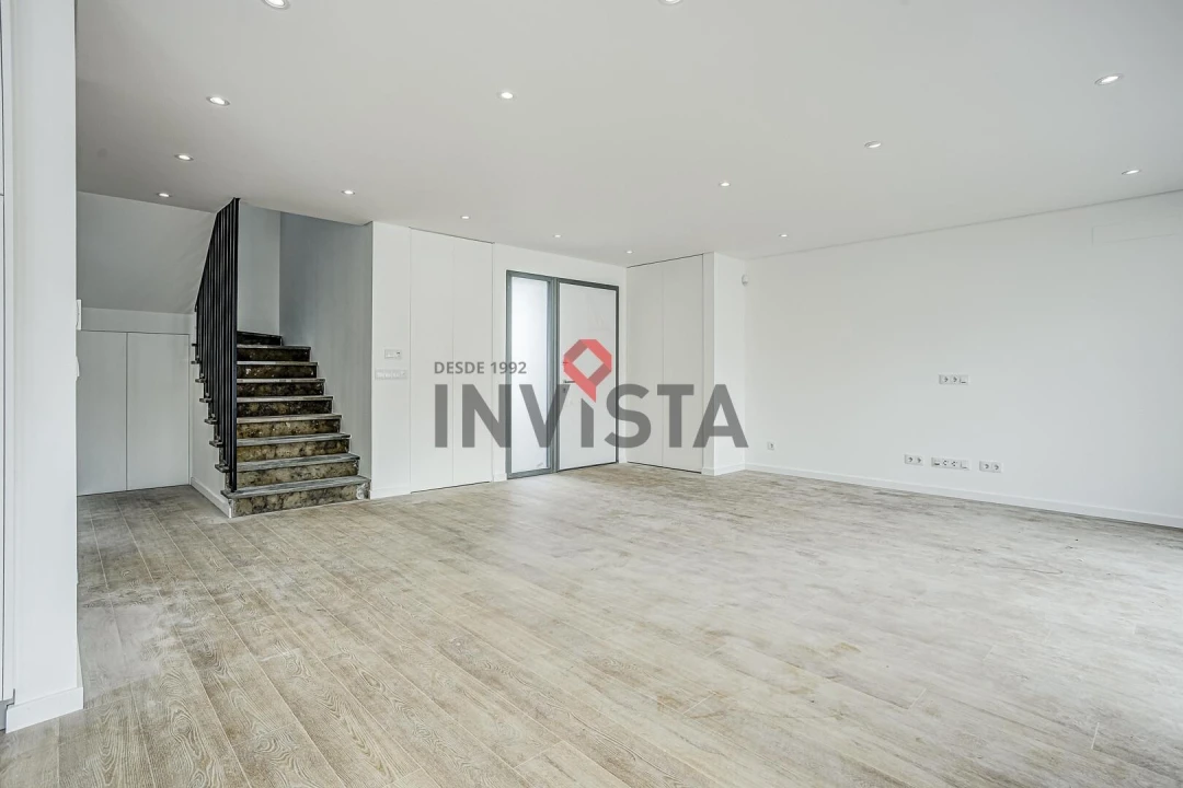 Moradia T4 para Venda em Santa Iria de Azoia, São João da Talha e Bobadela Foto 10