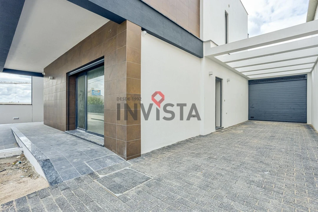 Moradia T4 para Venda em Santa Iria de Azoia, São João da Talha e Bobadela Foto 3