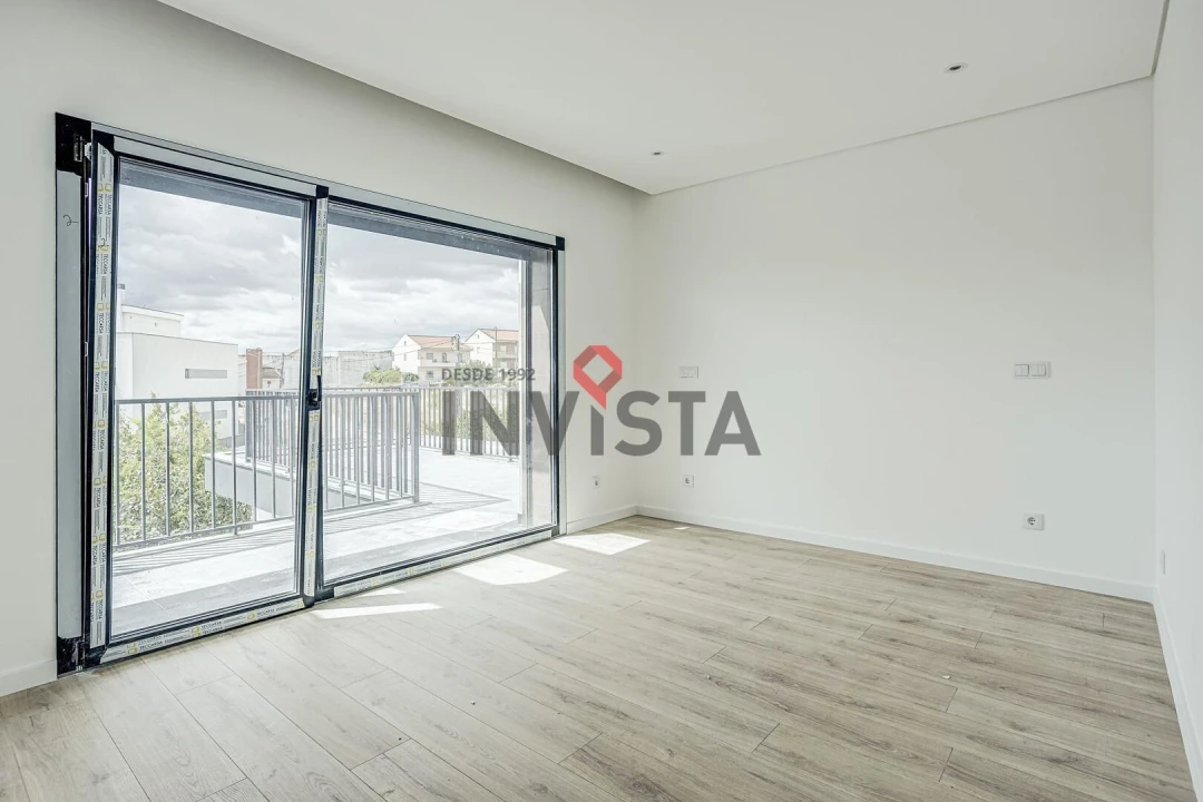 Moradia T4 para Venda em Santa Iria de Azoia, São João da Talha e Bobadela Foto 27