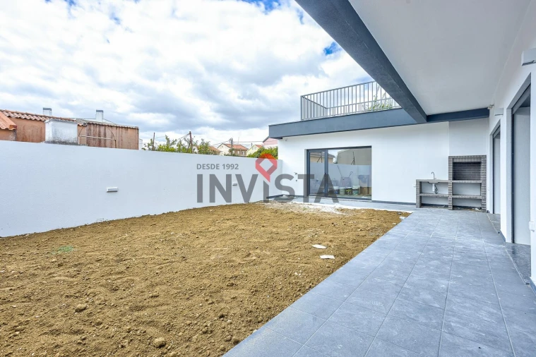 Moradia T4 para Venda em Santa Iria de Azoia, São João da Talha e Bobadela Foto 17