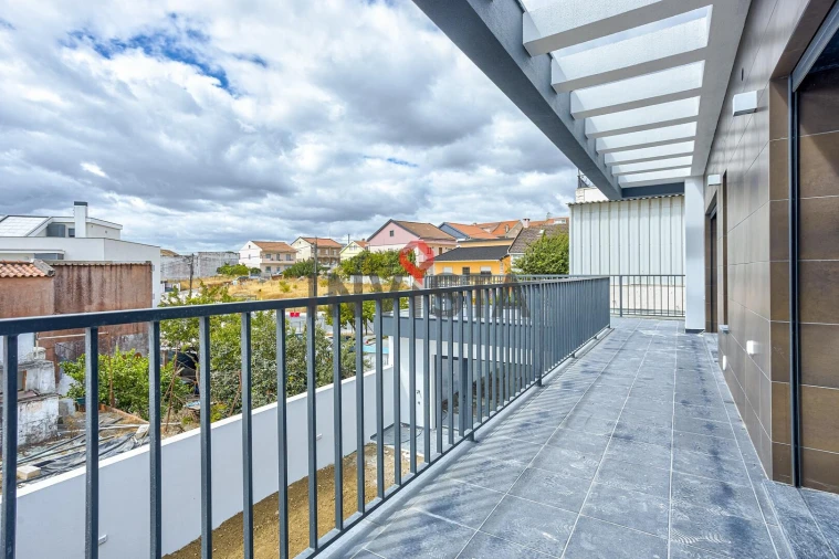 Moradia T4 para Venda em Santa Iria de Azoia, São João da Talha e Bobadela Foto 30