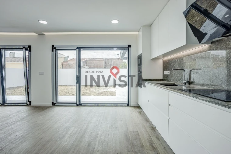 Moradia T4 para Venda em Santa Iria de Azoia, São João da Talha e Bobadela Foto 9