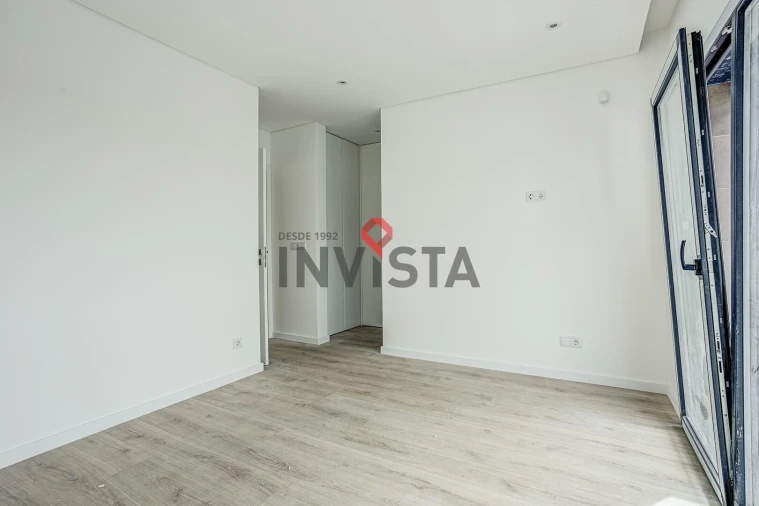 Moradia T4 para Venda em Santa Iria de Azoia, São João da Talha e Bobadela Foto 28