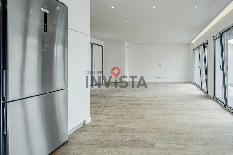 Moradia T4 para Venda em Santa Iria de Azoia, São João da Talha e Bobadela Foto 8