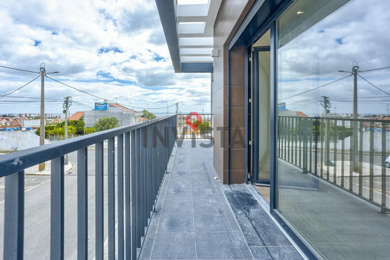 Moradia T4 para Venda em Santa Iria de Azoia, São João da Talha e Bobadela Foto 33