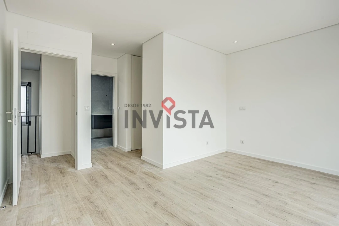 Moradia T4 para Venda em Santa Iria de Azoia, São João da Talha e Bobadela Foto 20