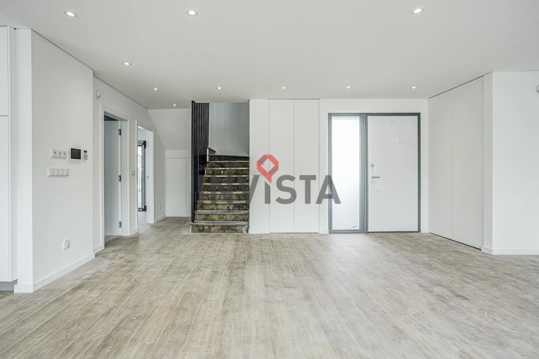 Moradia T4 para Venda em Santa Iria de Azoia, São João da Talha e Bobadela Foto 11