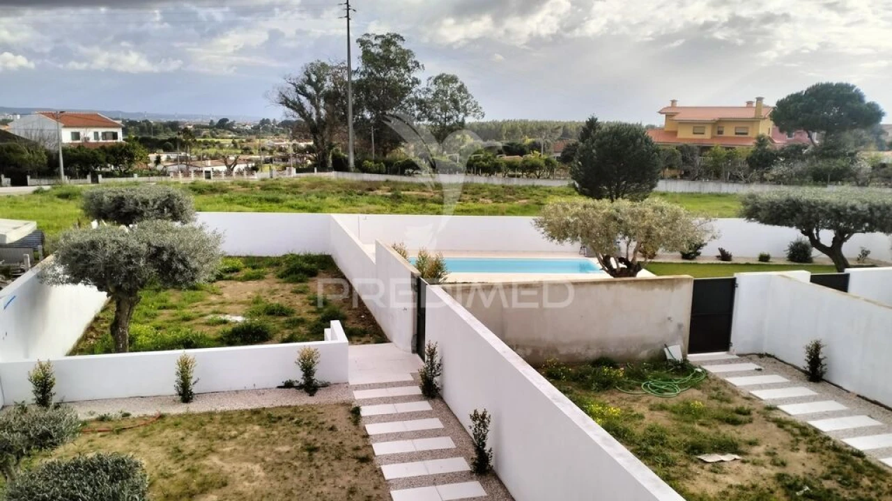 Moradia T4 para Venda em Nossa Sra de Fatima Foto 5