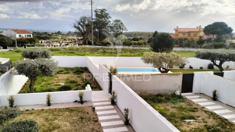Moradia T4 para Venda em Nossa Sra de Fatima
