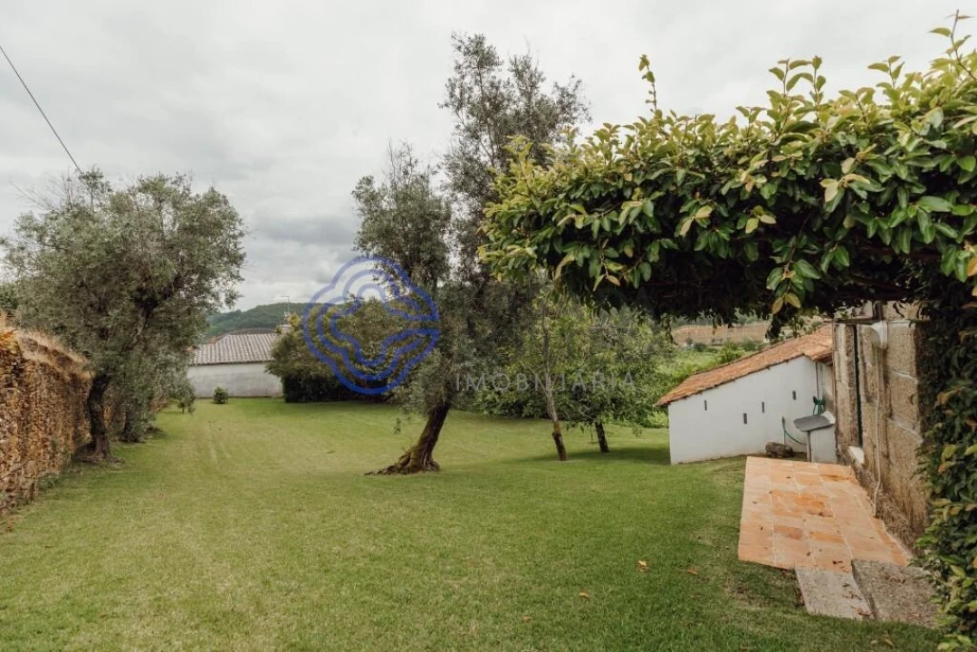 Moradia T5 para Venda em Real Foto 25