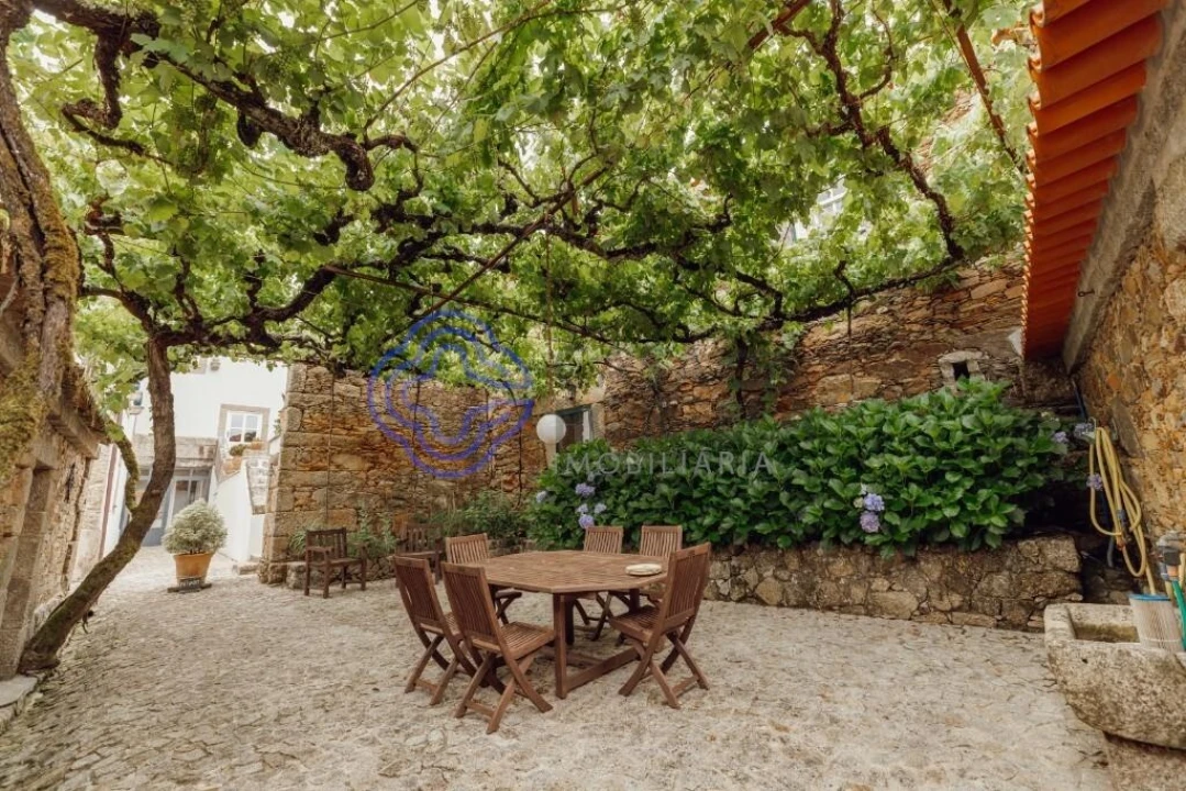 Moradia T5 para Venda em Real Foto 29