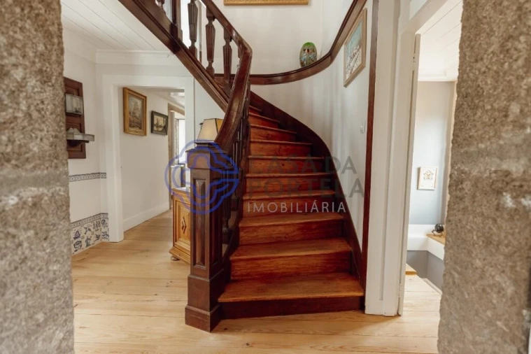 Moradia T5 para Venda em Real Foto 36