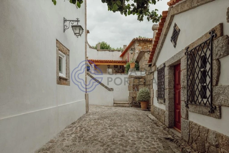 Moradia T5 para Venda em Real Foto 10