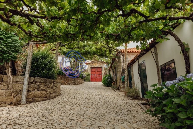 Moradia T5 para Venda em Real Foto 20