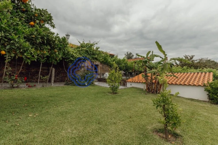 Moradia T5 para Venda em Real Foto 18