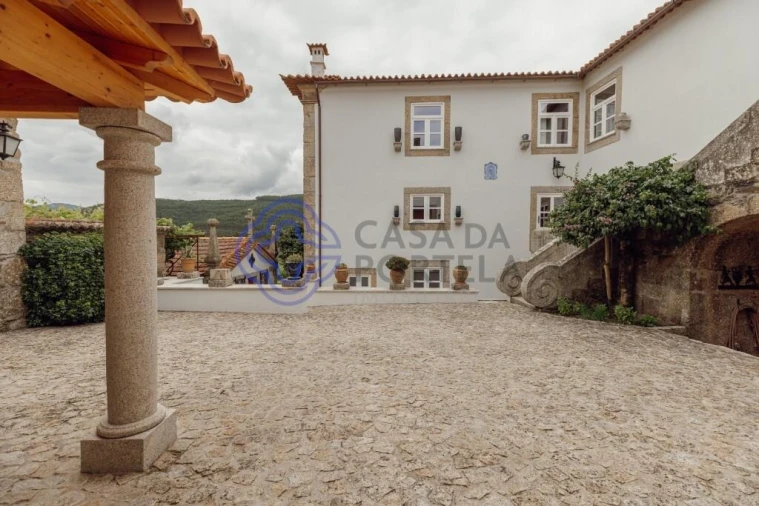 Moradia T5 para Venda em Real Foto 5