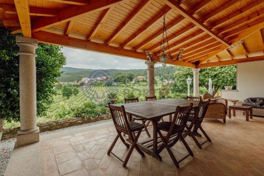 Moradia T5 para Venda em Real Foto 14