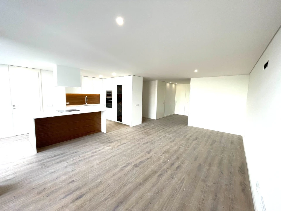 Apartamento T2 para Venda em Vila das Aves Foto 2