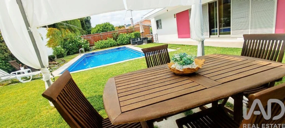 Moradia T4 para Venda em Loivo Foto 18