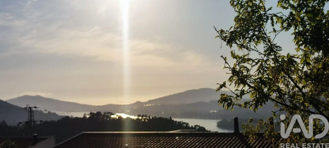 Moradia T4 para Venda em Loivo Foto 24