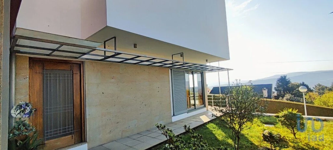 Moradia T4 para Venda em Loivo Foto 1