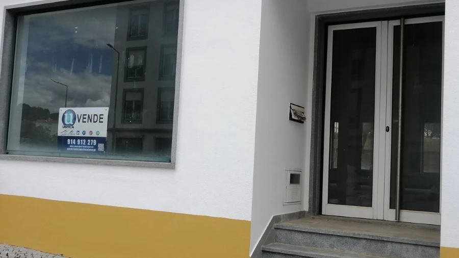 Loja para Arrendamento em Sé e São Lourenço