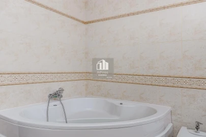 Moradia T5 para Venda em Corroios