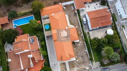 Moradia T5 para Venda em Corroios