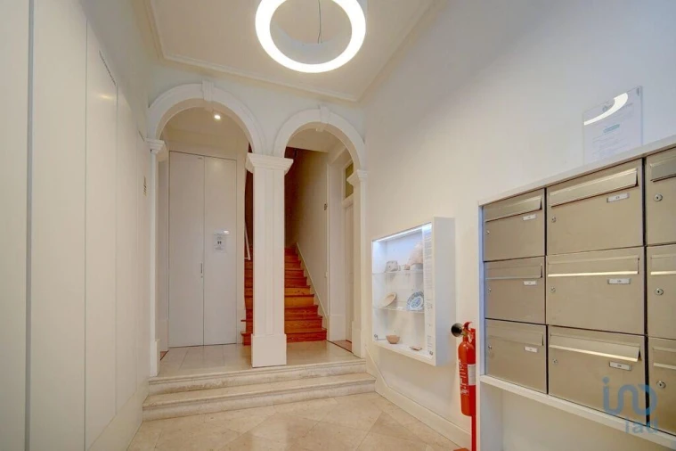 Apartamento T2 para Venda em Santa Maria Maior Foto 2