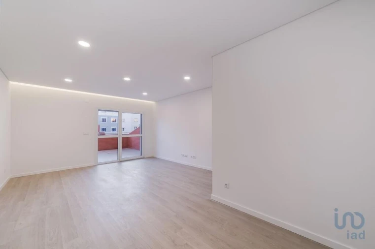 Apartamento T2 para Venda em Venteira Foto 7