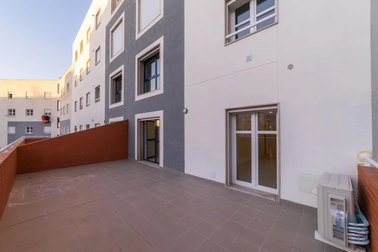 Apartamento T2 para Venda em Venteira Foto 9